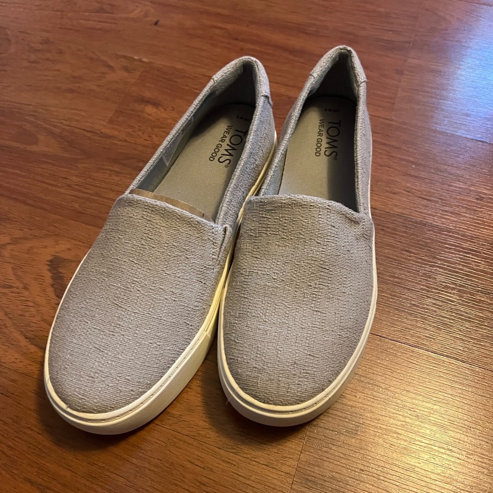TOMS Light Gray Casual Slip-Ons BRAND NEW